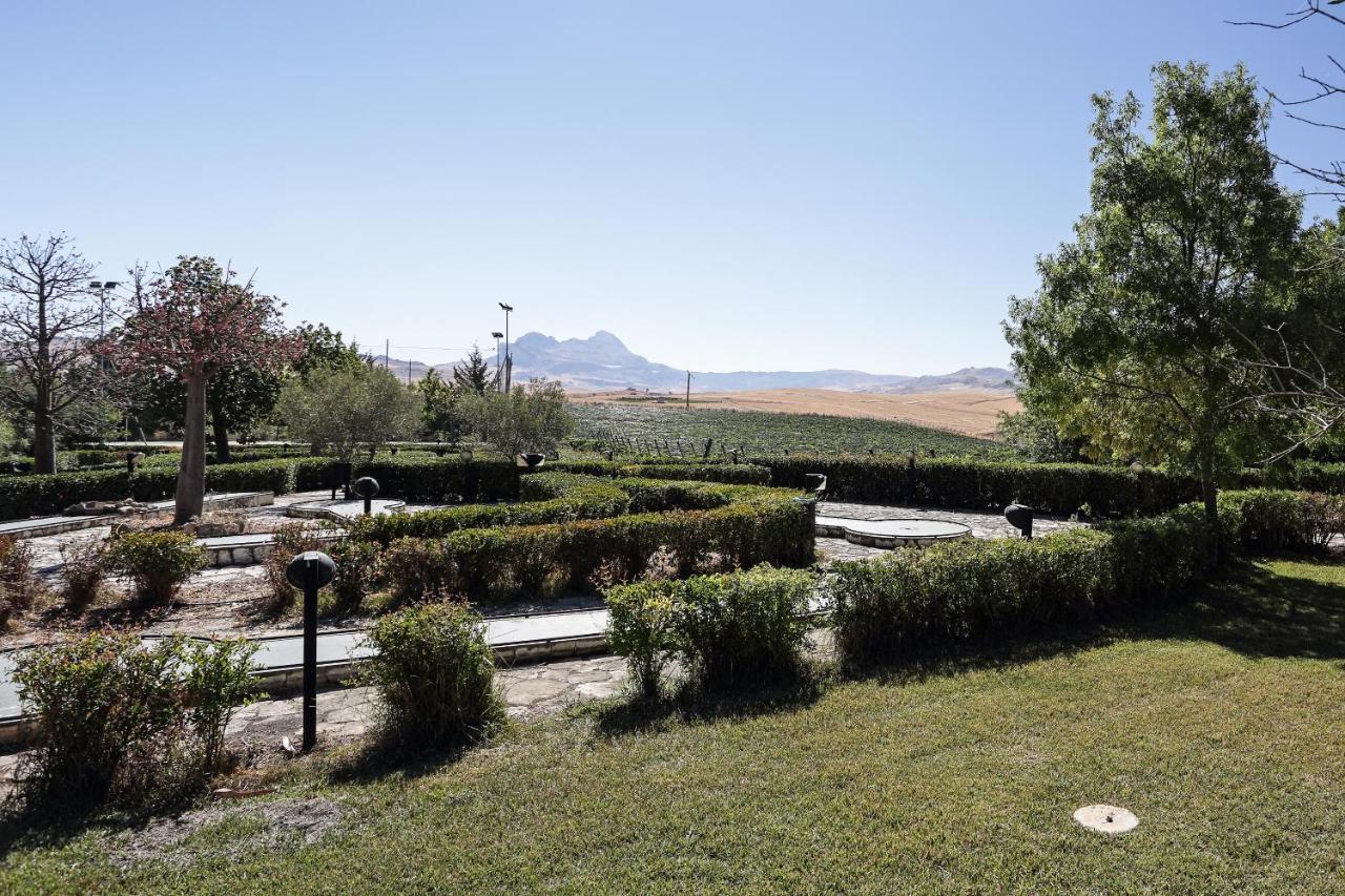 Agriturismo Tenute Pollara Roccamena Exterior foto