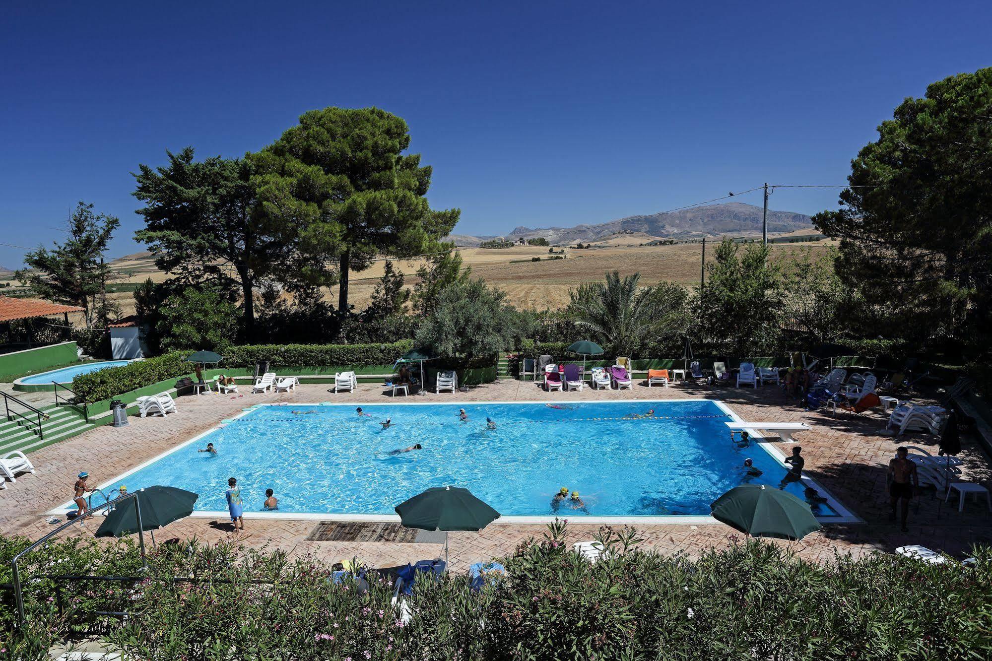 Agriturismo Tenute Pollara Roccamena Exterior foto